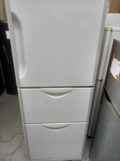 日立ノンフロン冷蔵庫265 L 2009年製別館倉庫浦添市安波茶2-8-6においてます