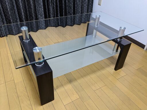 ガラスのコーヒーテーブル