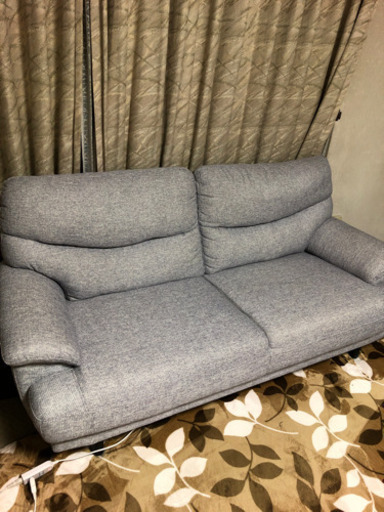 とてもきれいなソファーです！まだまだ使えます