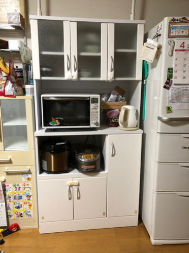 【4/11まで】食器棚　キッチンボード　ニトリ？　白　コンセント2穴