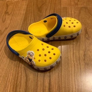 ミニオンズのクロックスの画像