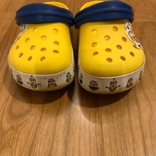 ミニオンズのクロックスの画像