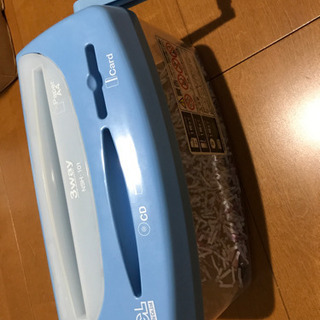シュレッダー　紙、カード、CD
