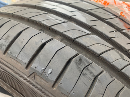 タイヤ4本セット　245/40R19