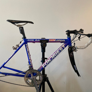 ロードバイクセット（車両本体、タイヤ4本、重量計測・飾り台、走行台）の画像