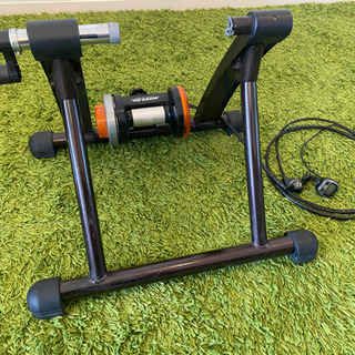 ロードバイクセット（車両本体、タイヤ4本、重量計測・飾り台、走行台）の画像