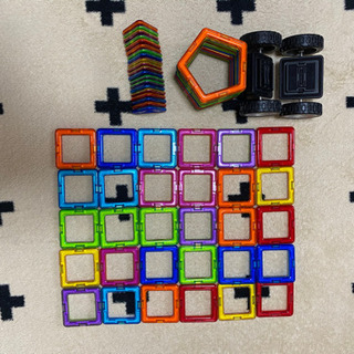 マグフォーマー62ピースとアイロンビーズ