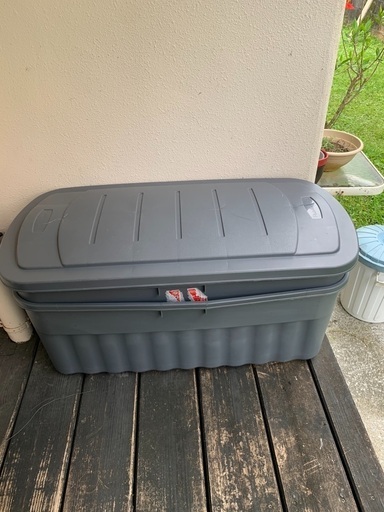Rubbermaid コンテナx2