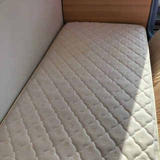 ニトリ製シングルベッドの画像