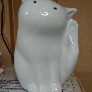 猫の形のランプ