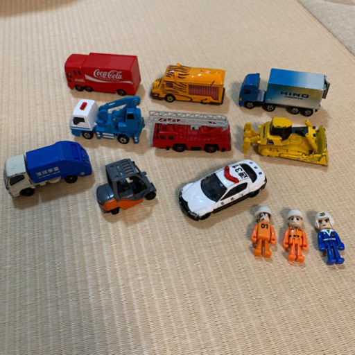 (お話し中)トミカ はたらく車9台\u0026はたらく人セット