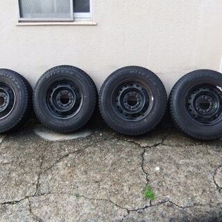 ハイエース　純正ホイール　　スタッドレスタイヤ　１９５/８０R１...