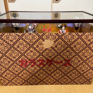 ガラスケース入り雛人形の画像