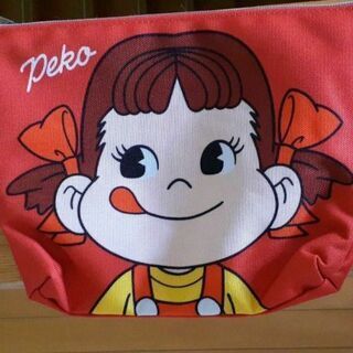 新品未使用　ペコちゃん　赤　ポーチ　不二家