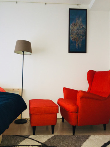 【週末値下げします】IKEA ウィングチェアとスツールのセット　オレンジ