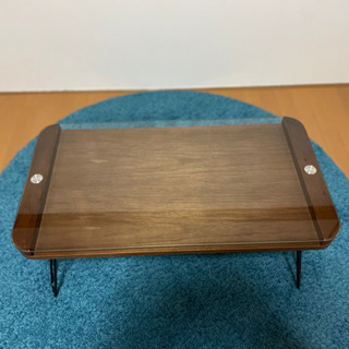 ガラスローテーブルの画像
