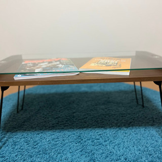 ガラスローテーブルの画像