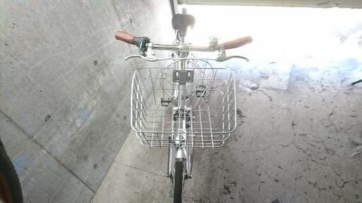 自転車中古 EASTBOY 外装6段変速 オートライト カゴ鍵付き タイヤ700×35C 