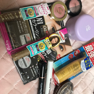 眉アイテムとシャドウ、下地類