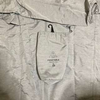UNIQLO ポケッタブルパーカー　メンズ