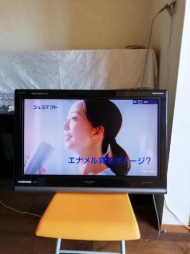 値下げします。SHARP AQUOS 32型液晶カラーテレビ壁掛けタイプ