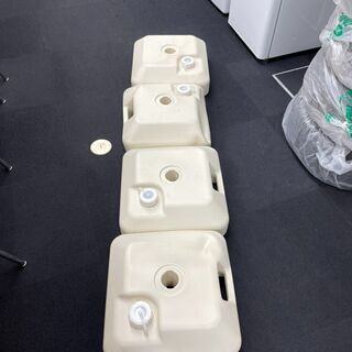 無料◆タンク式ポールスタンド4個セット（旗立て）★店舗渡し商品