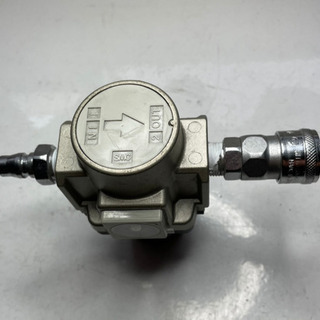 ［値下げ］エアレギュレーター　AR40-03Eの画像