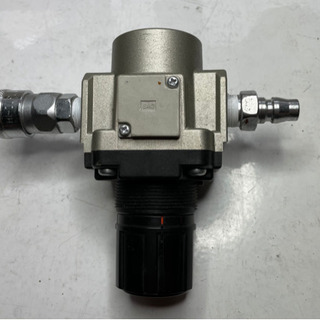 ［値下げ］エアレギュレーター　AR40-03Eの画像