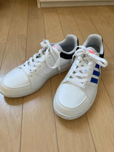 adidasスニーカー