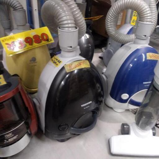 東芝掃除機2017年製3500円　40504