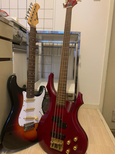 ギター　ベース　まとめてお譲りします。