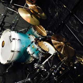 【Pearl ドラムセット】スタンド、ケース付きの画像