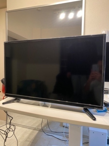 薄型　液晶テレビ