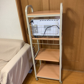 レンジ台と電子レンジのセットの画像