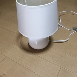 ニトリ　テーブルランプ