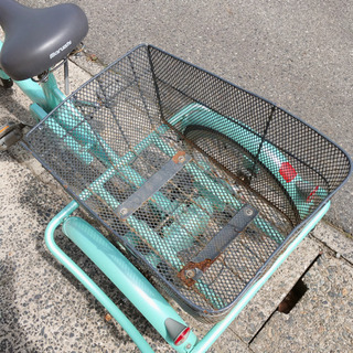 三輪自転車☆20インチ☆パステルグリーン☆カゴ2カ所あり☆中古品の画像