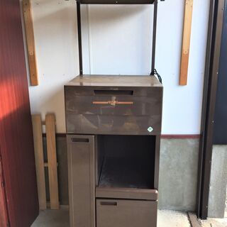 〇電子レンジ収納棚 キッチン家具  物置台 机 コンセント付き ...