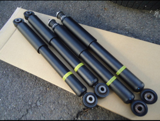 取引中〜〜☆★ ジムニー JB64W 純正サスペンション 新車外し ノーマルショック　スプリング1台分 JB23 ★☆