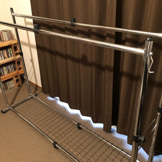 金属製ハンガーラックの画像