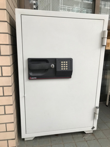 ★お取引完了しました【在庫処分価格】【美品】業務用耐火金庫⭐︎盗難防止に！