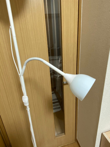 IKEA フロアアップライト