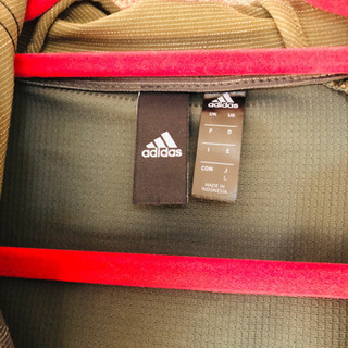 adidasの上着 緑の画像