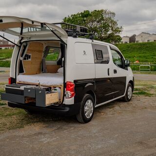 日産NV200　キャンパー仕様　車中泊仕様ベッドキットバンライフ
