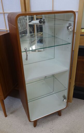 コレクションボード 木目 ブラウン×ホワイト ガラス扉 【ユーズドユーズ名古屋天白店】 J691