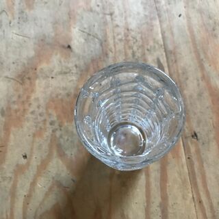 ガラスのコップの画像