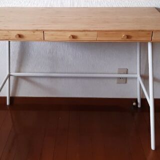 IKEAのデスク　引っ越しのための断捨離です！
