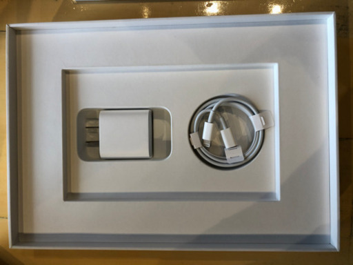 ほぼ新品 iPad 第8世代 Wi-Fiモデル ほぼ新品 iPad 第8世代 Wi-Fiモデル