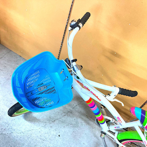 4/10ジモティ大特価品！！■avigo■子供用　自転車　マルチカラー　22インチ