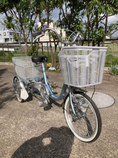 ✨値下げしました✨ブリヂストン　大人用三輪自転車?
