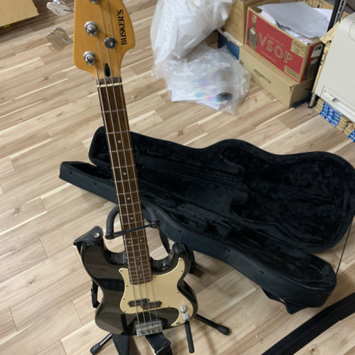 美品　Busker’s エレキベース&SKBエレキベースケースセット